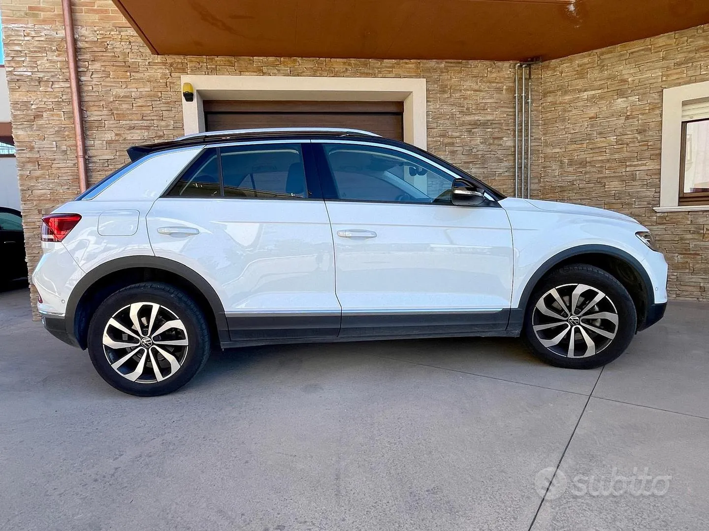 Volkswagen T-Roc 2023 photo 3