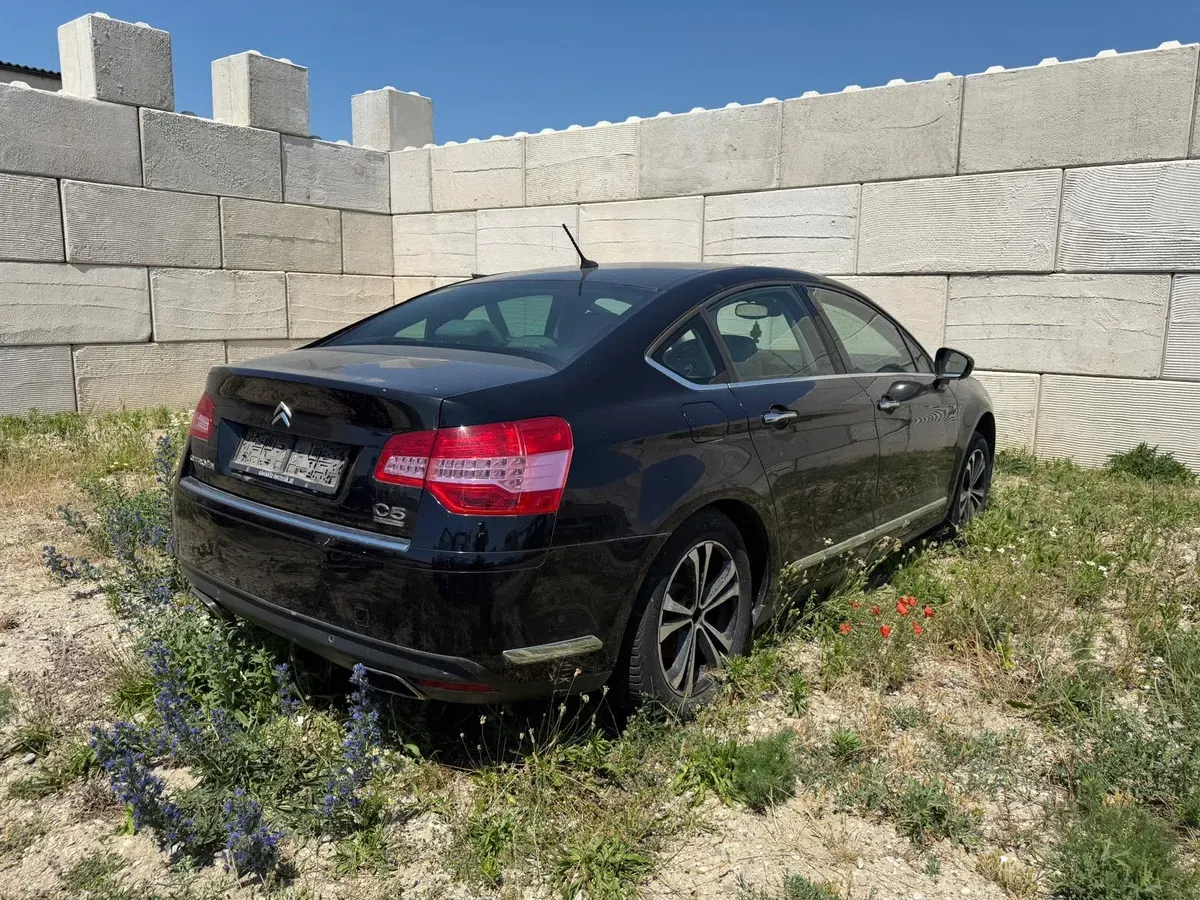 Citroen C5 2010 photo 2
