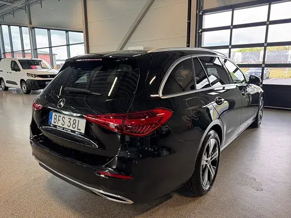 Mercedes-Benz C 300 2023 photo 3