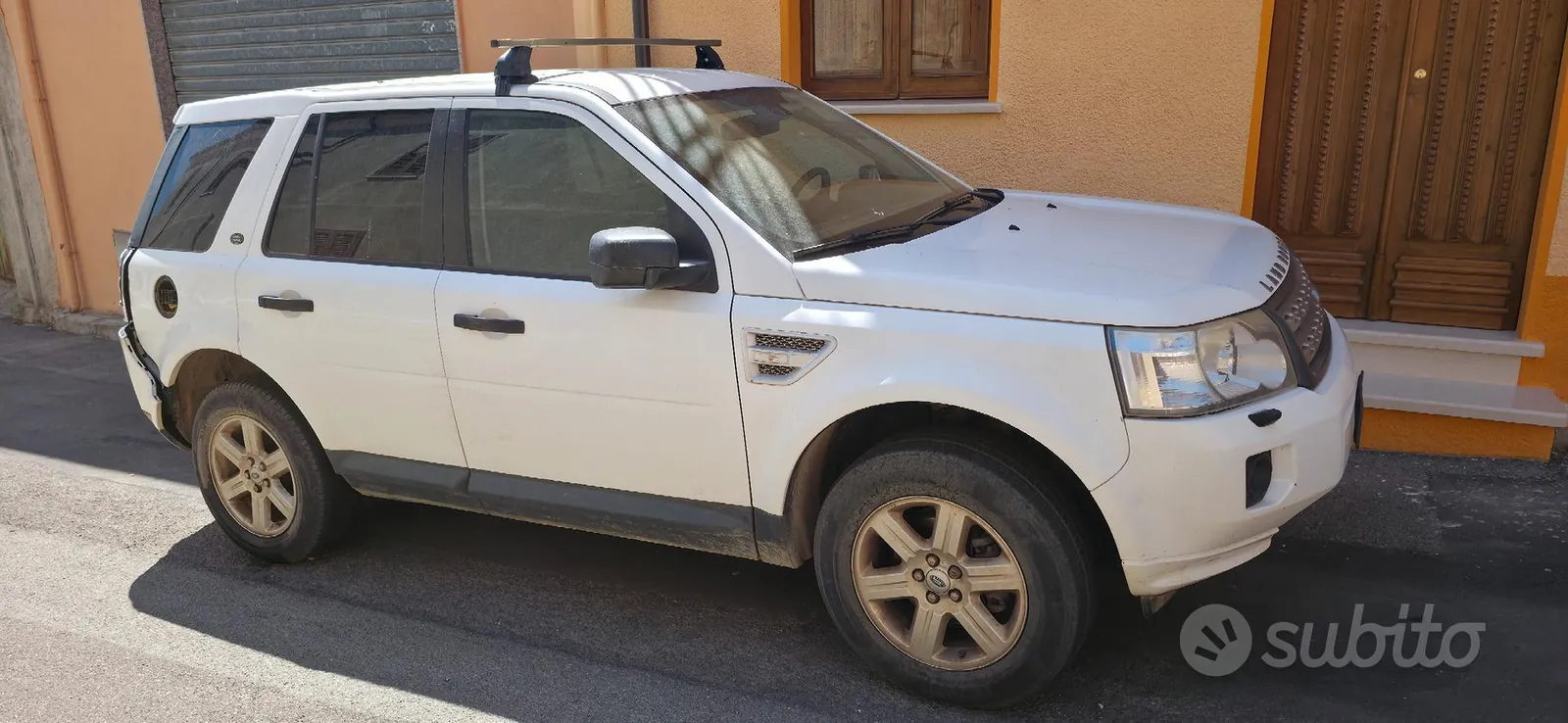 Land Rover Freelander 2012 photo 3
