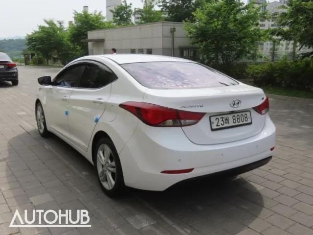 Hyundai Avante 2015 photo 4