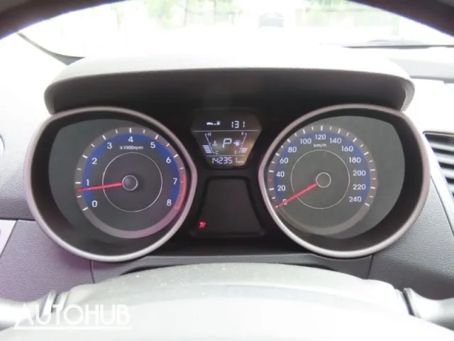 Hyundai Avante 2015 photo 5