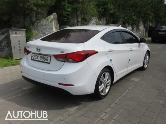 Hyundai Avante 2015 photo 3