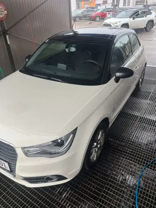 Audi A1 2011 photo 2