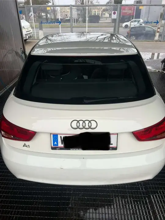 Audi A1 2011 photo 3