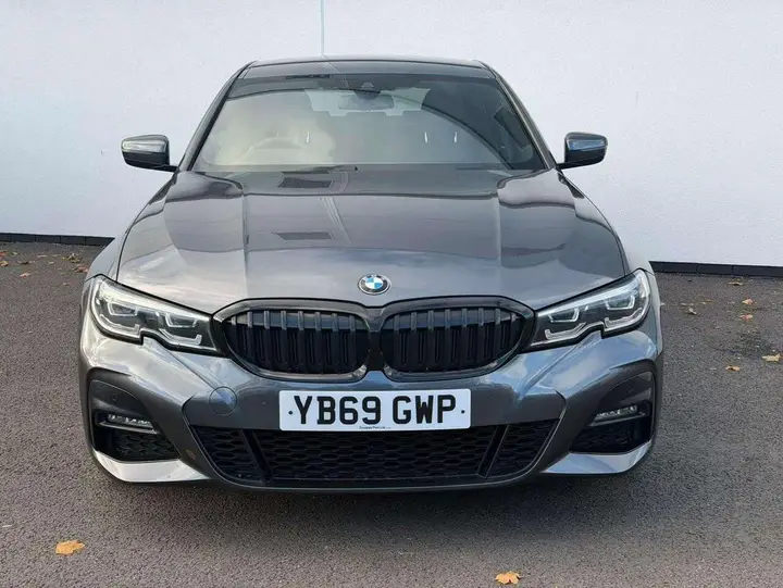 BMW 3 Series 2019 photo 2