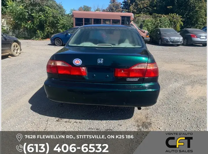 Honda Accord 2000 photo 3