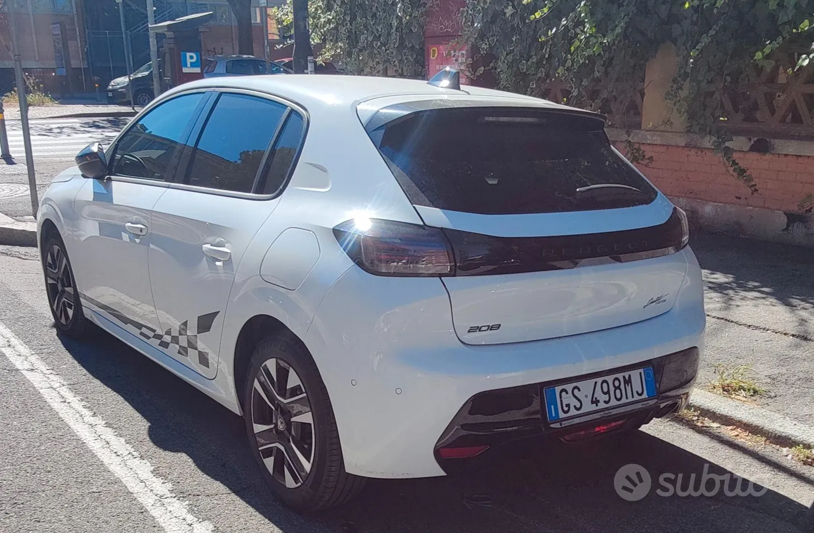 Peugeot 208 2023 photo 2