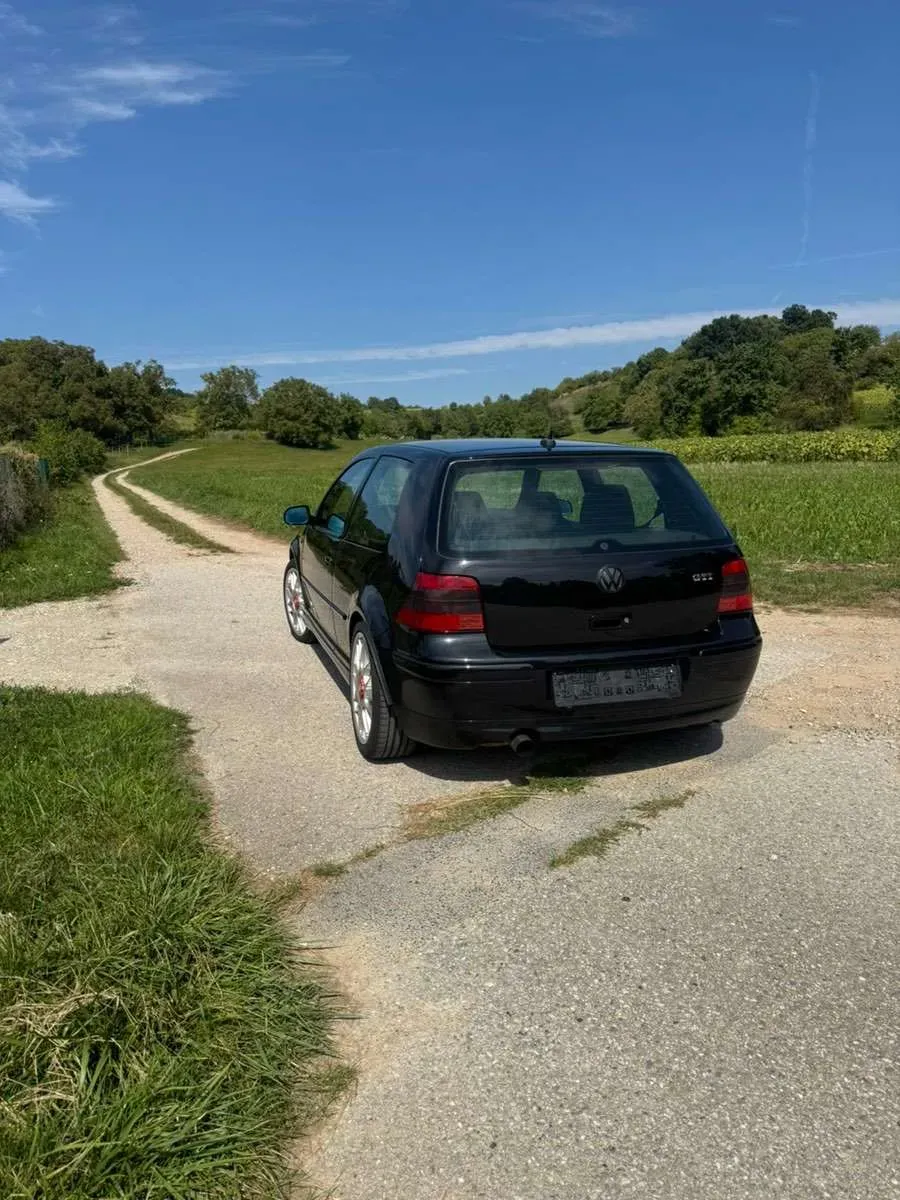 Volkswagen Golf 2002 photo 3