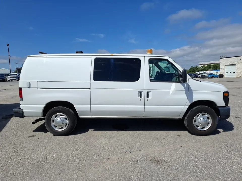 Ford E-Series 2012 photo 4