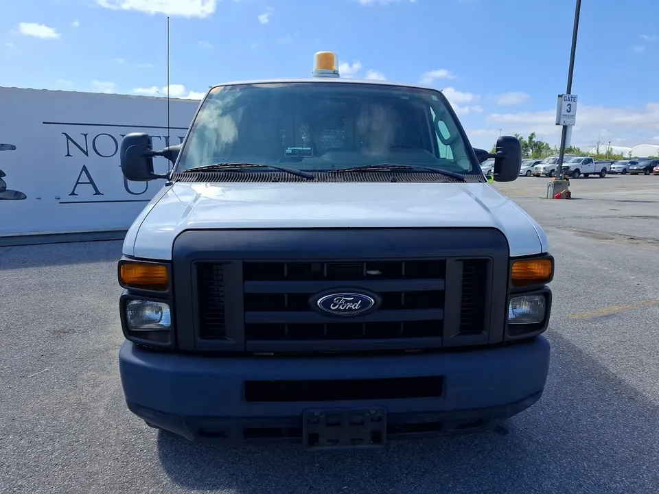 Ford E-Series 2012 photo 2