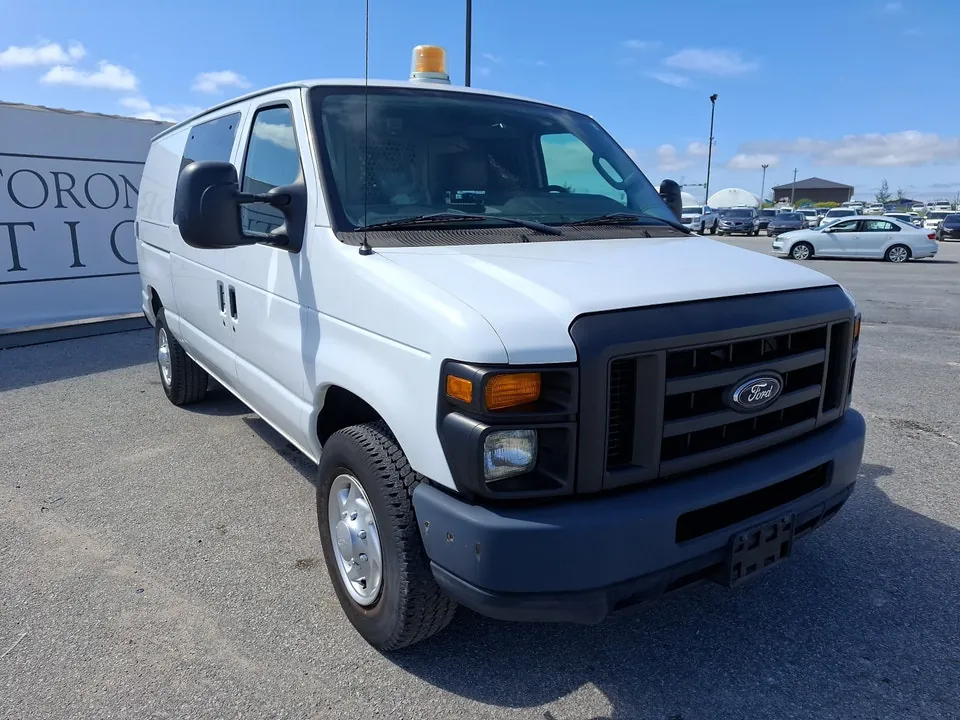 Ford E-Series 2012 photo 3