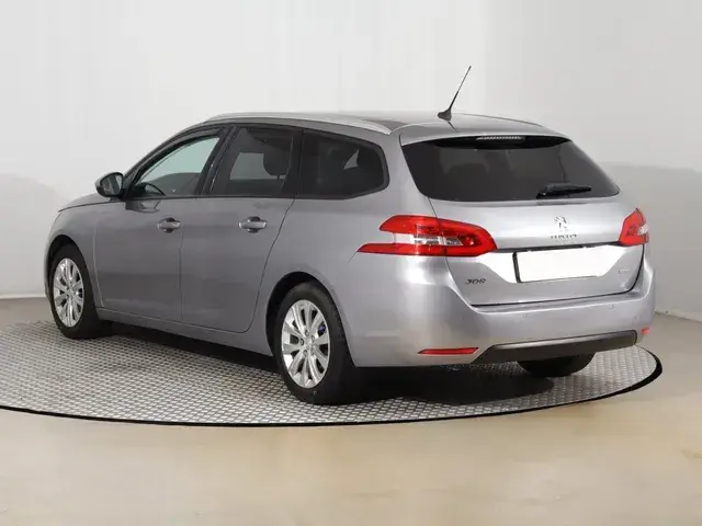 Peugeot 308 2019 photo 3