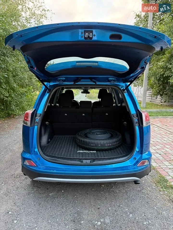 Toyota Rav4 2017 photo 3