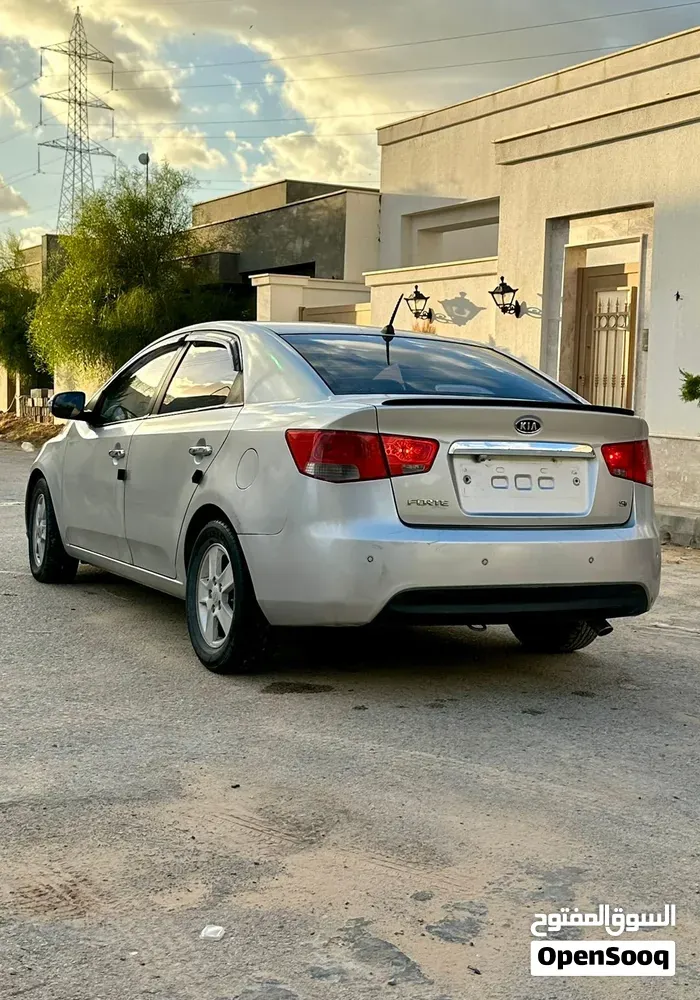 Kia Cerato 2011 photo 4