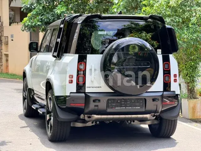 Land Rover Defender 2026 photo 2