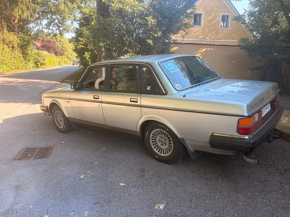 Volvo Serie 200 1987 photo 2
