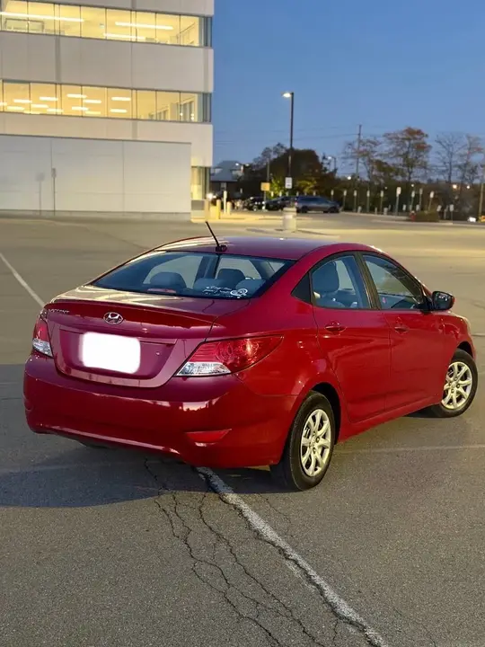 Hyundai Accent 2012 photo 3
