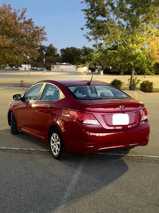 Hyundai Accent 2012 photo 4