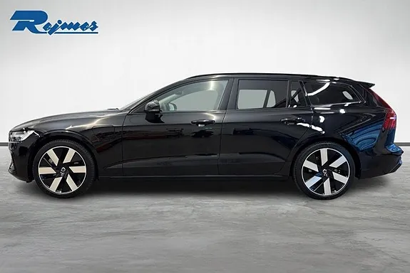 Volvo V60 2024 photo 2