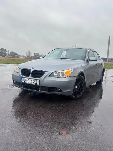 BMW 520I