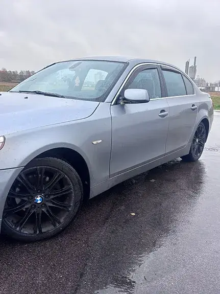 BMW 520I 2004 photo 2