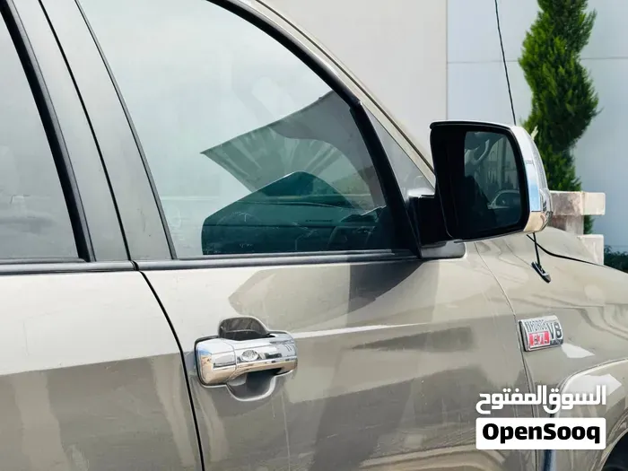 Toyota Tundra 2012 photo 2