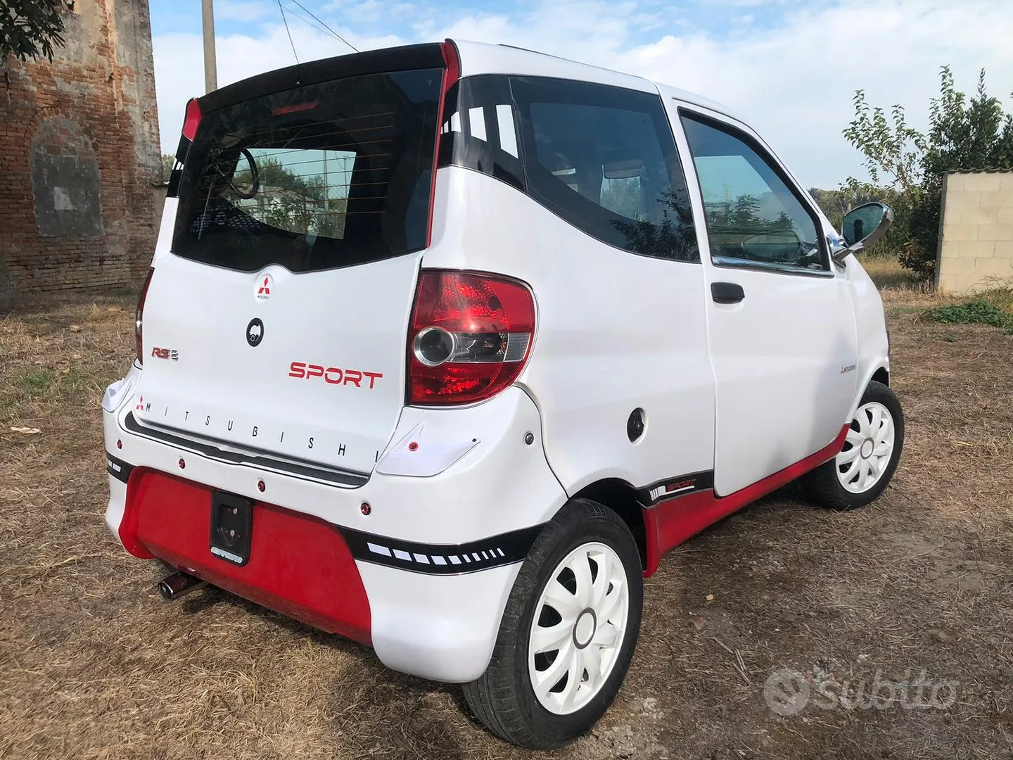 Mitsubishi Rs8 2011 photo 4