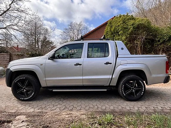 Volkswagen Amarok 2012 photo 2