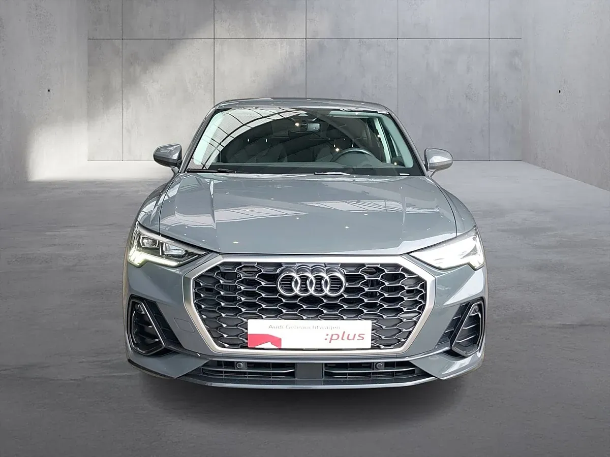 Audi Q3 2021 photo 3