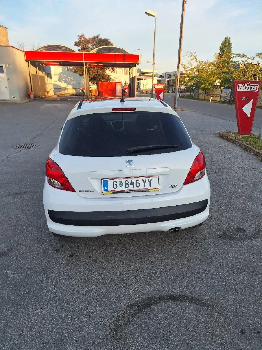 Peugeot 207 2010 photo 3