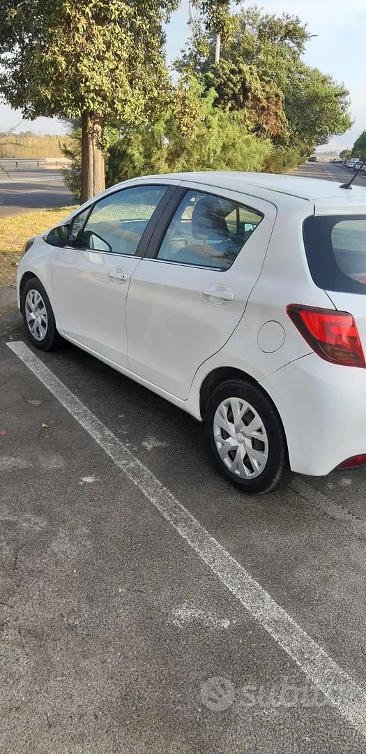 Toyota Yaris 2014 photo 4