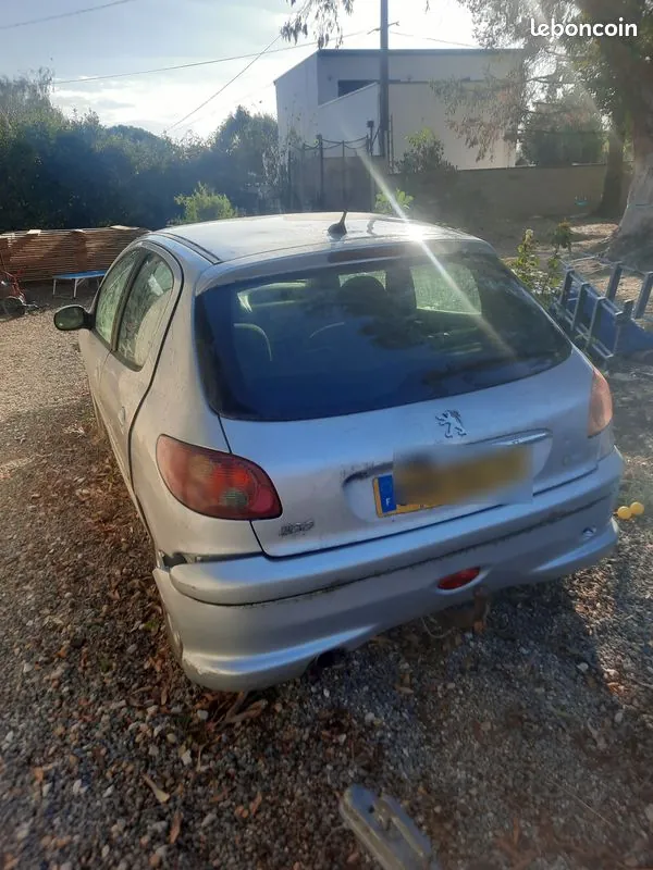 Peugeot 206 2008 photo 2