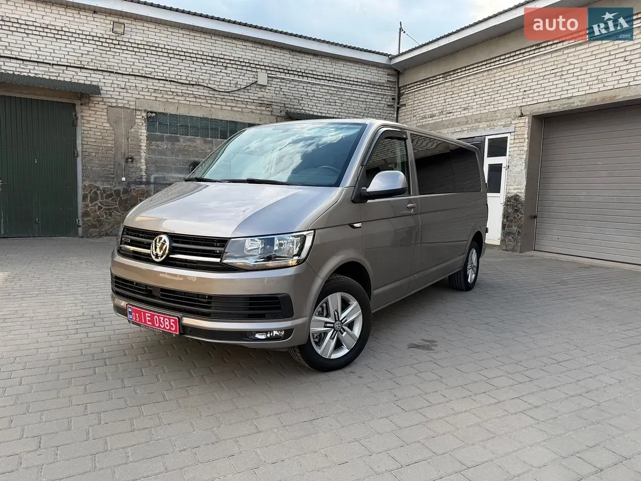 Volkswagen Transporter 2016 photo 2