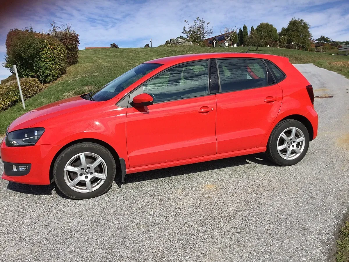 Volkswagen Polo 2011 photo 2