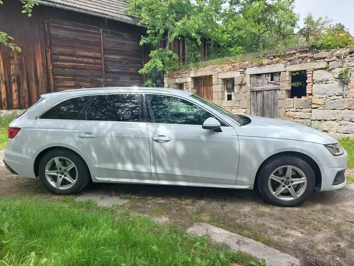 Audi A4 Avant 2021 photo 3