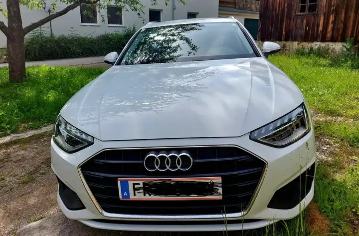 Audi A4 Avant 2021 photo 2