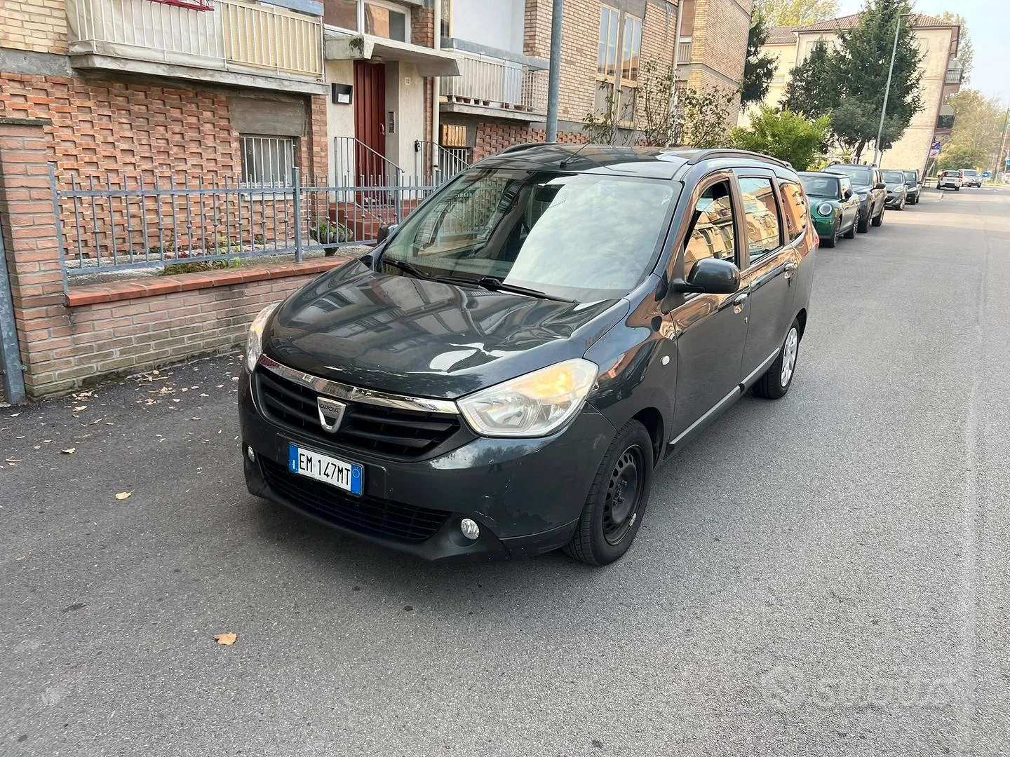 Dacia Lodgy 2012 photo 2