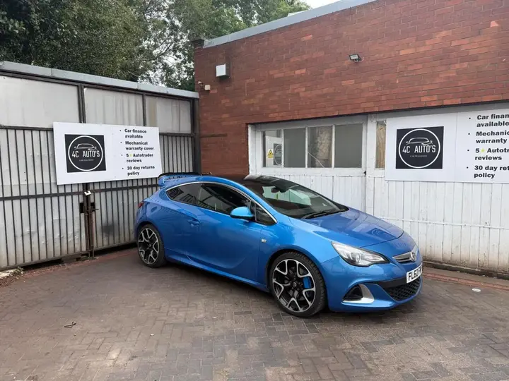 Vauxhall Astra Gtc 2012 photo 2