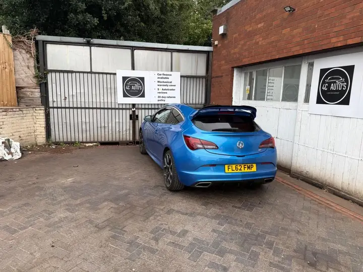 Vauxhall Astra Gtc 2012 photo 5