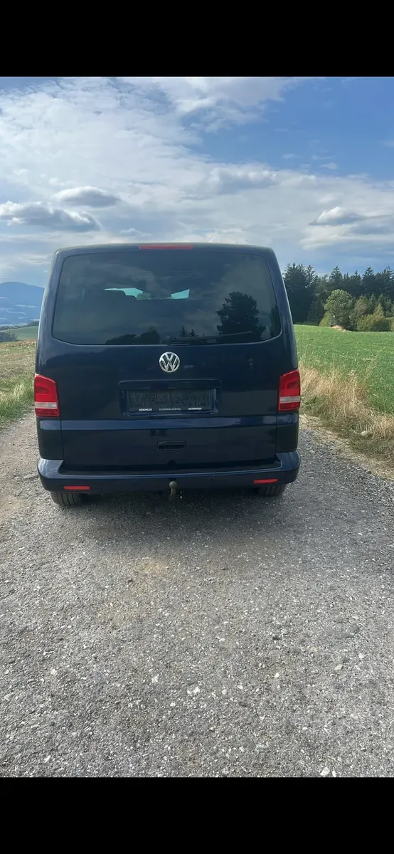 Volkswagen T5 2011 photo 3