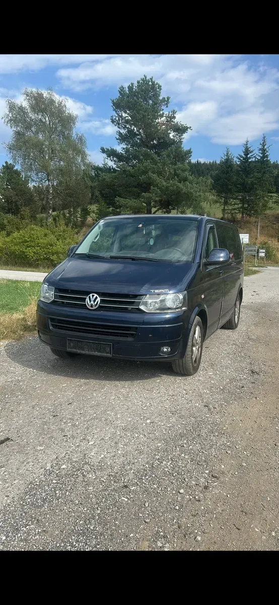 Volkswagen T5 2011 photo 2