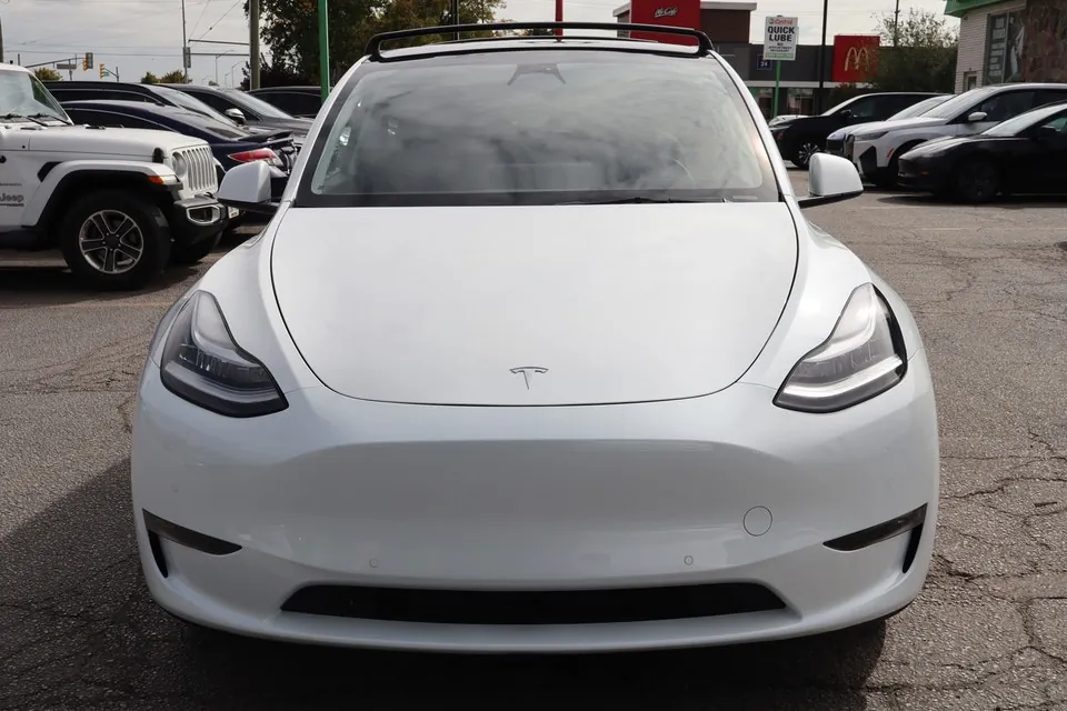Tesla Model Y 2021 photo 2