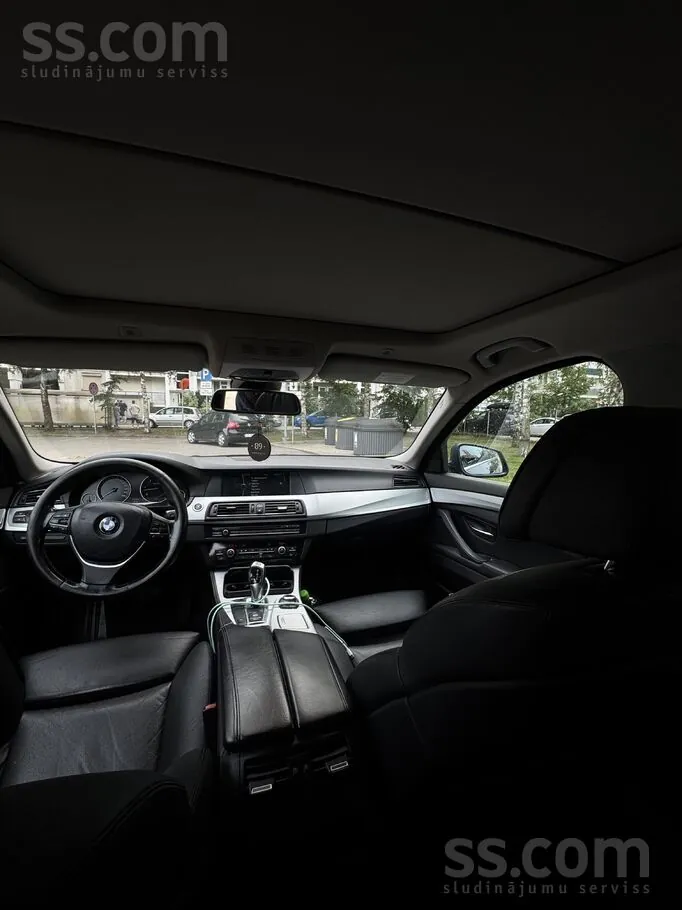 BMW 5 Series 2011 photo 5