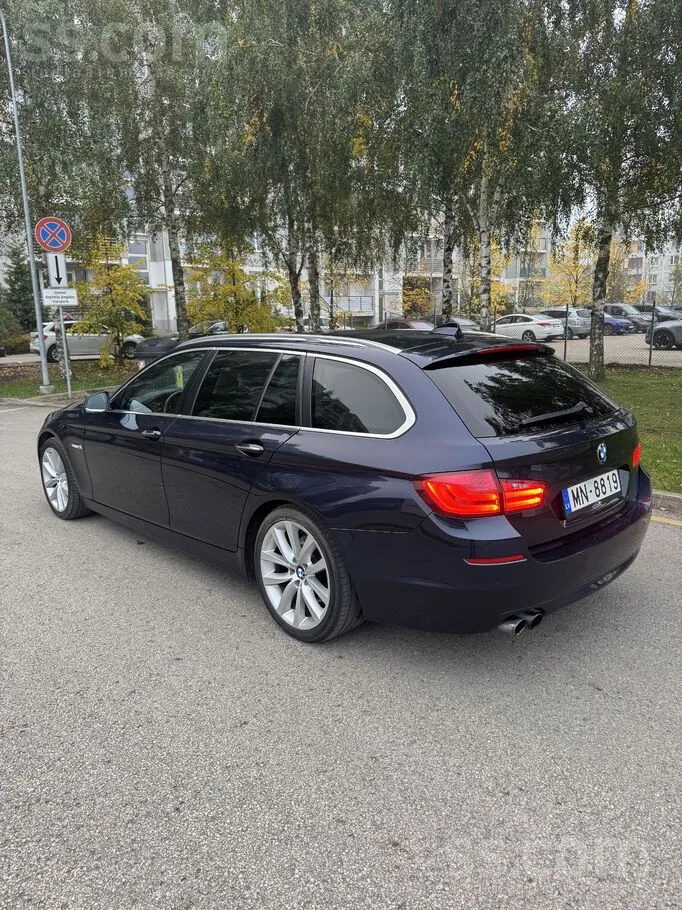 BMW 5 Series 2011 photo 4