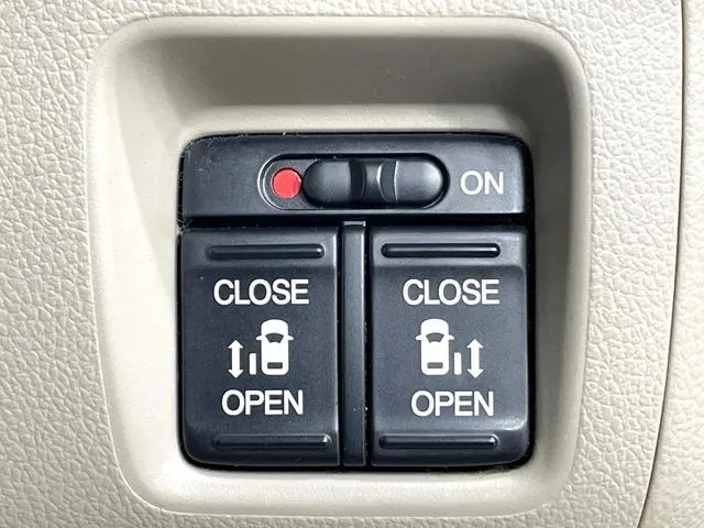 Honda N-Box 2017 photo 3