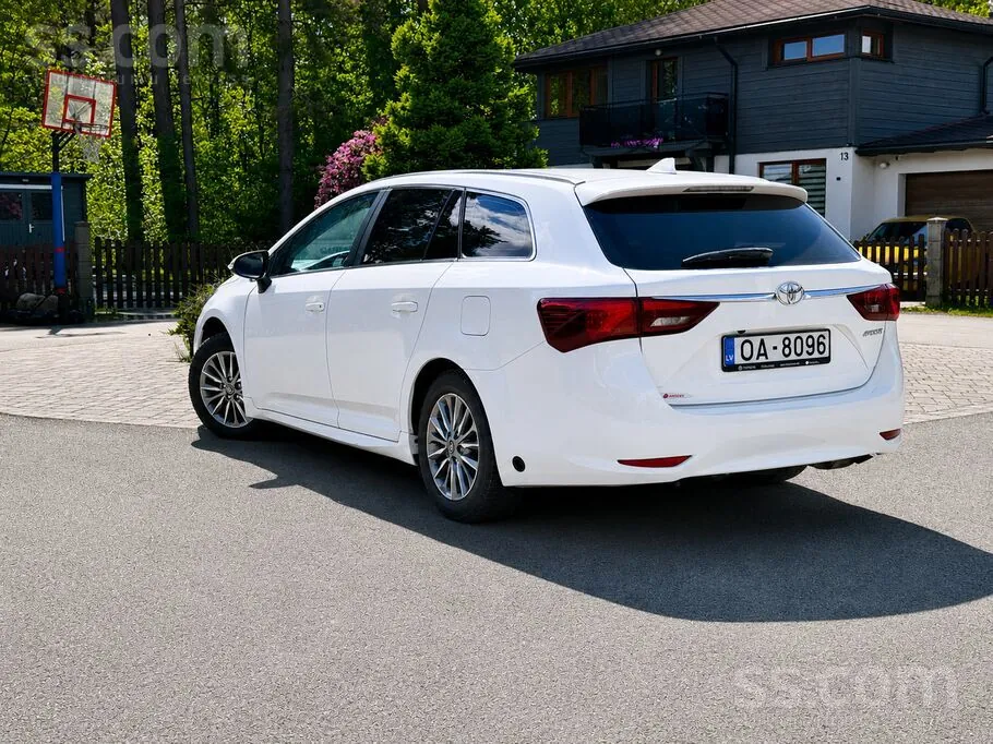 Toyota Avensis 2017 photo 5