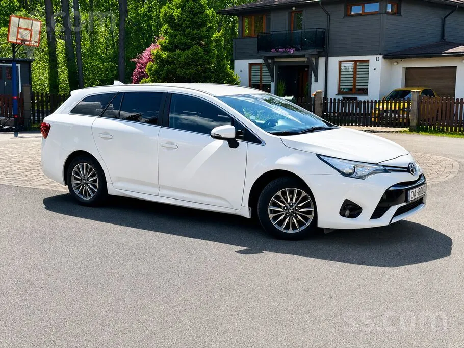 Toyota Avensis 2017 photo 3