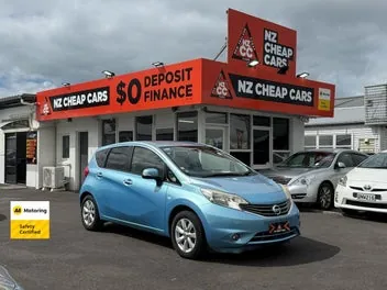 Nissan Note 2012 photo 2
