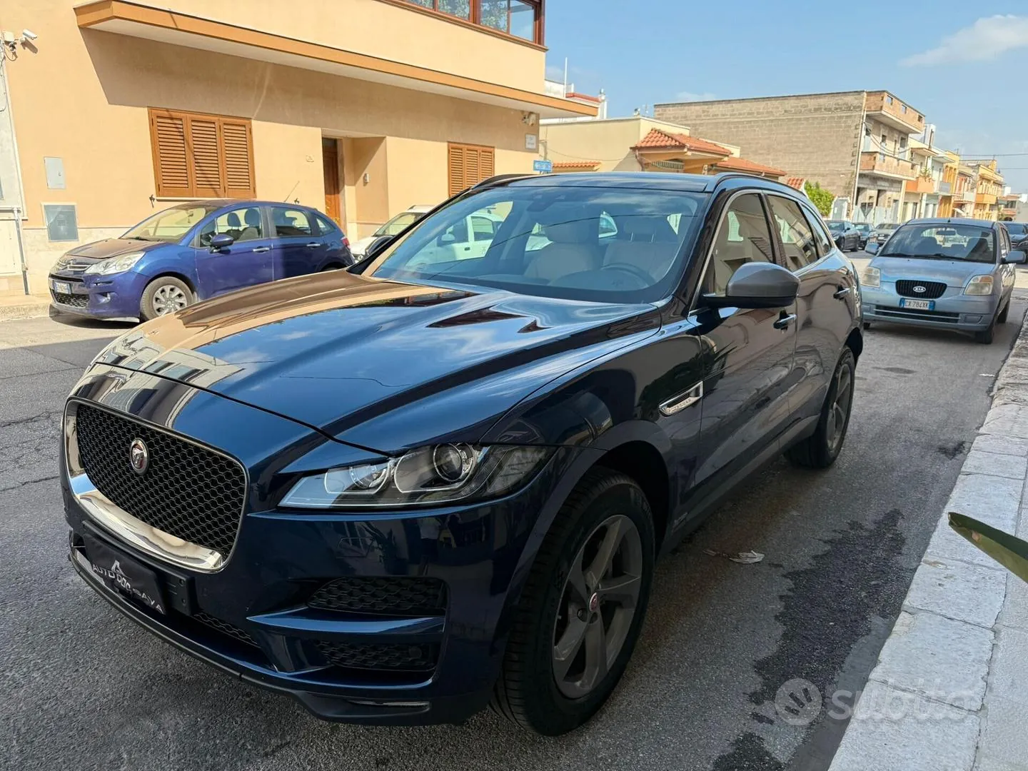 Jaguar F-Pace 2016 photo 2